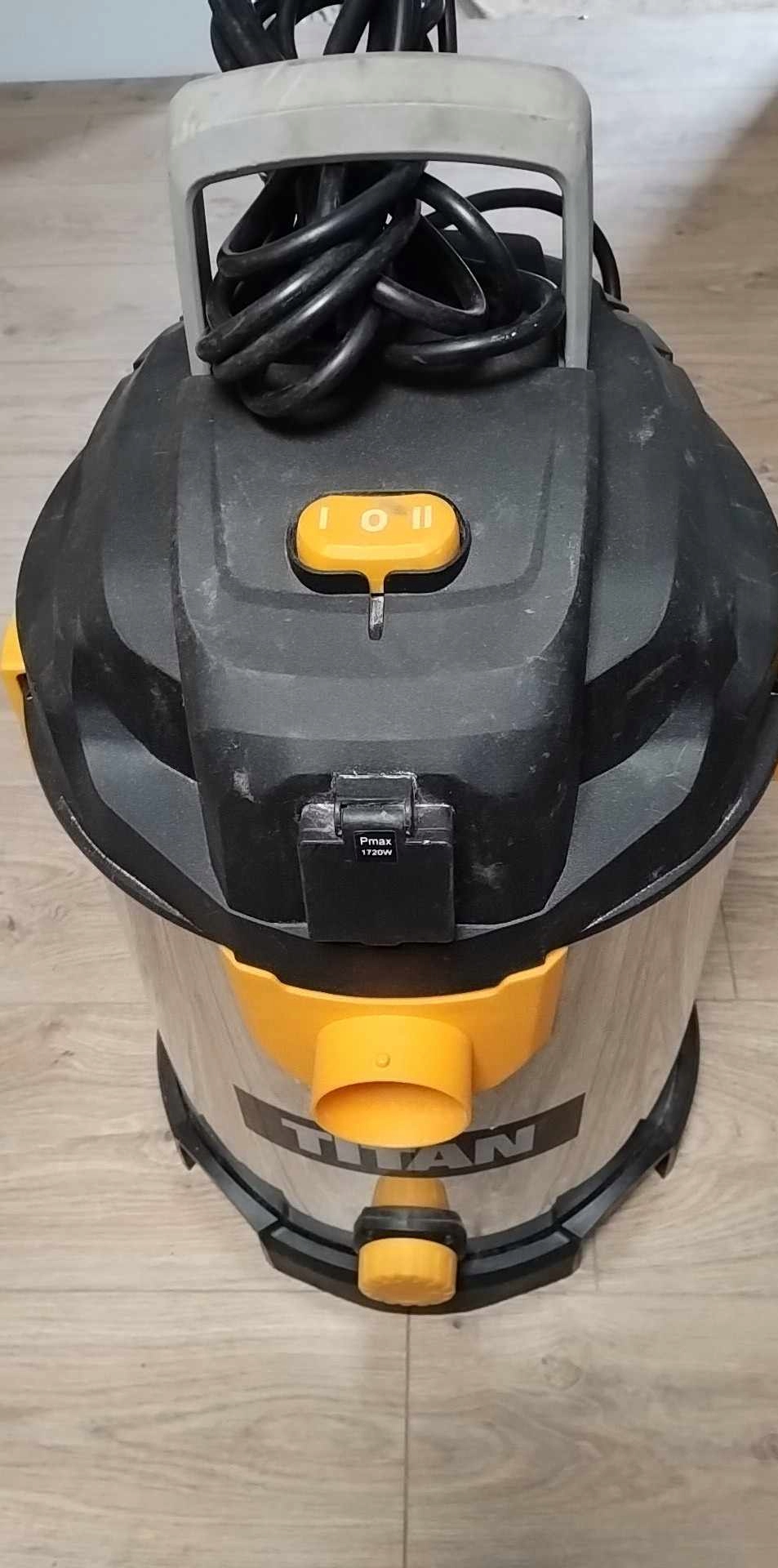 15795834838